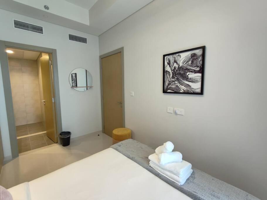 Upgraded Downtown 2 Bd Apartment