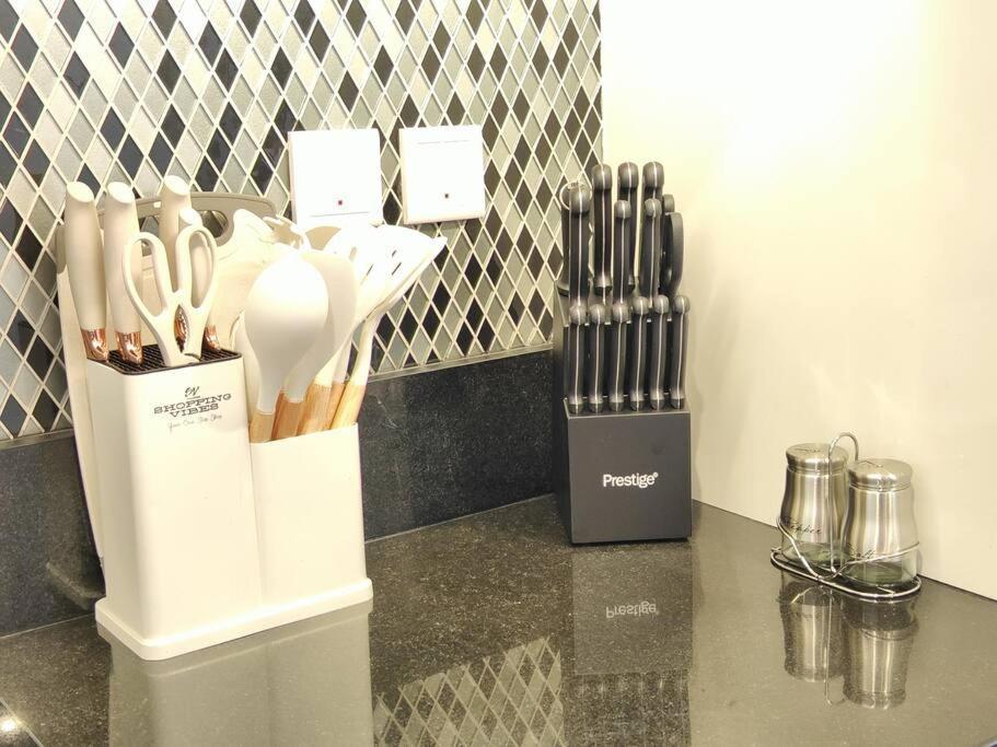 Upgraded Downtown 2 Bd Apartment Dubai