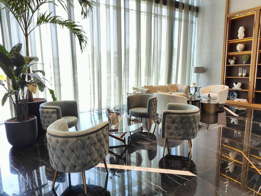 Upgraded Downtown 2 Bd Dubai